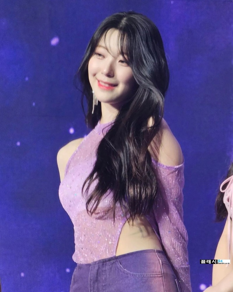 프로미스나인 백지헌 은근한 시스루