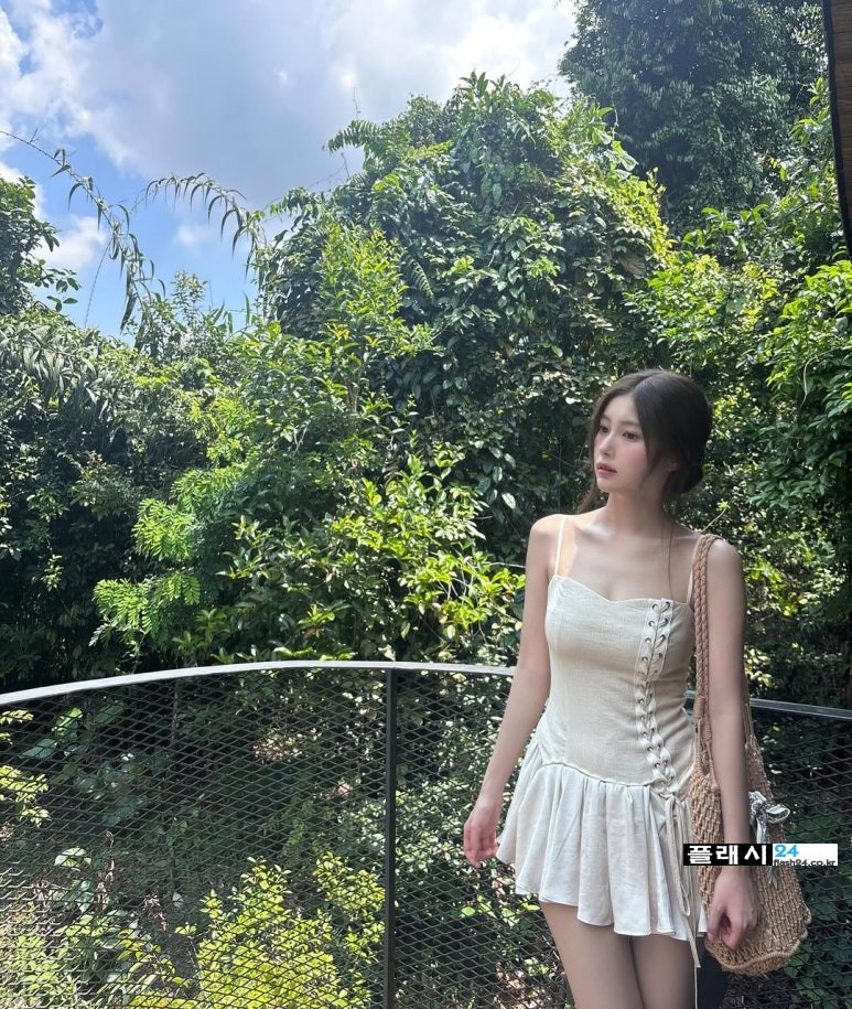 250609-Hyewon-IG-3.jpg