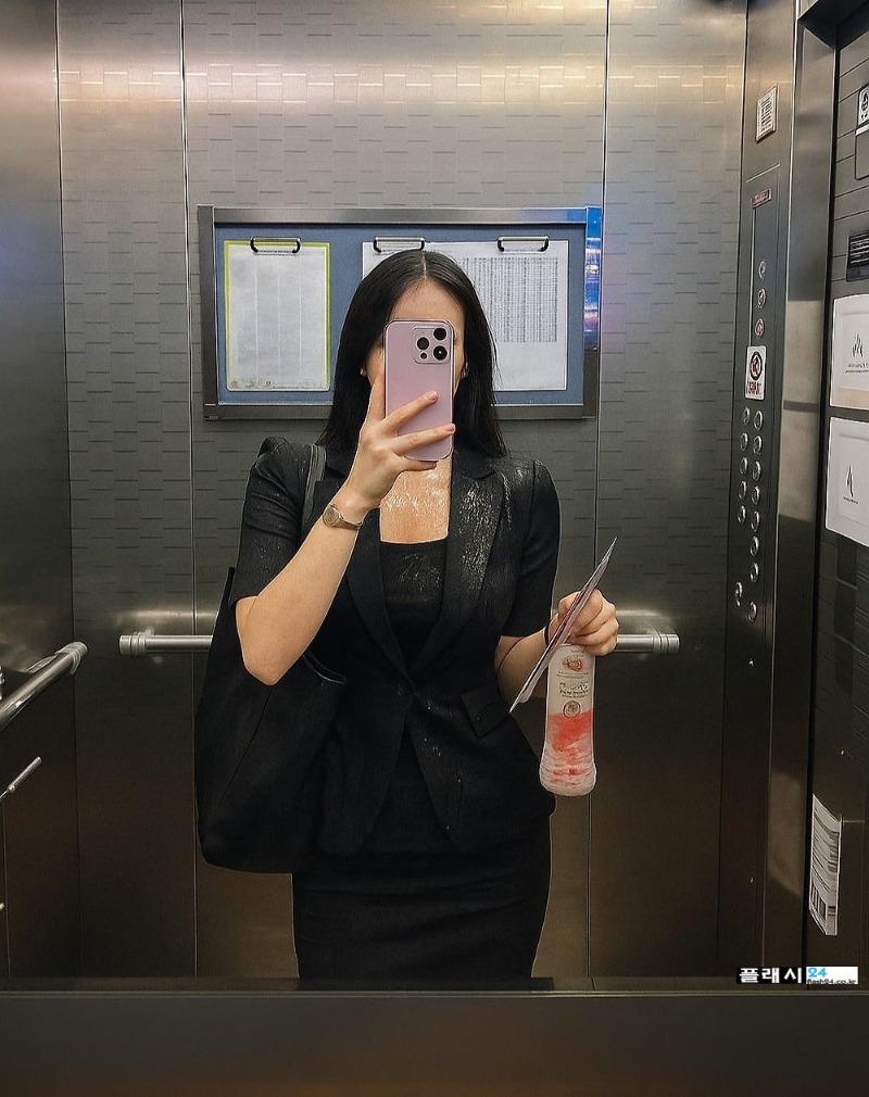 땀컨셉의 엘베 데일리룩