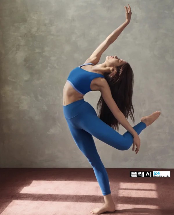 건강미 넘치는 레깅스 르세라핌 카즈하