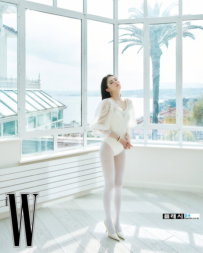 250623-wkorea-IG-HanSohee-3.jpg