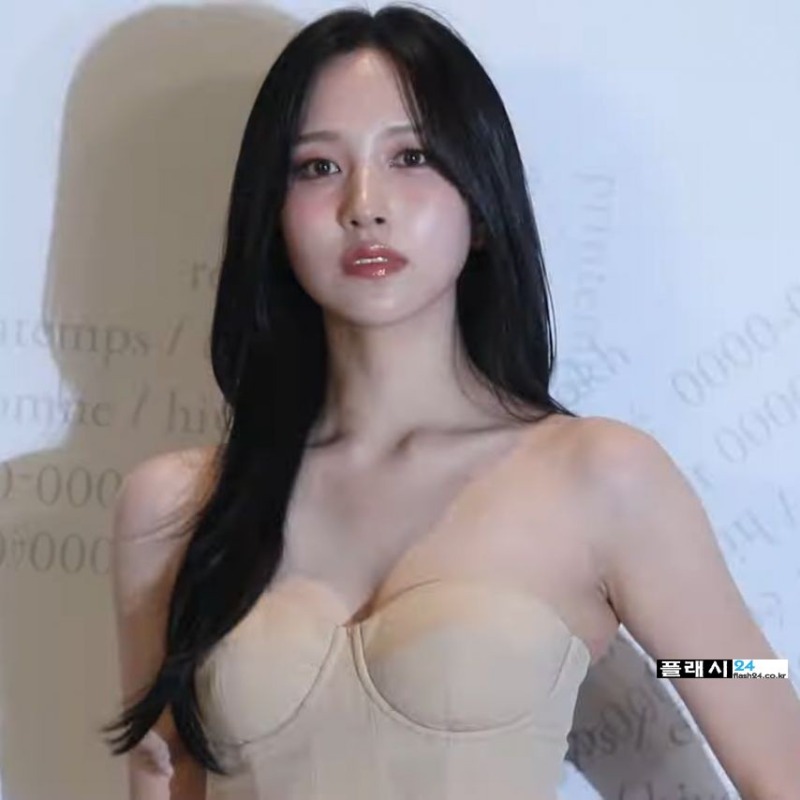 행사장 들어서는 트와이스 미나 고급진 섹시미