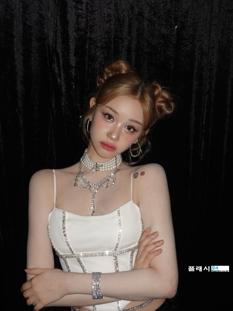 250611-BABYMONSTER-IG-Pharita-2.jpg
