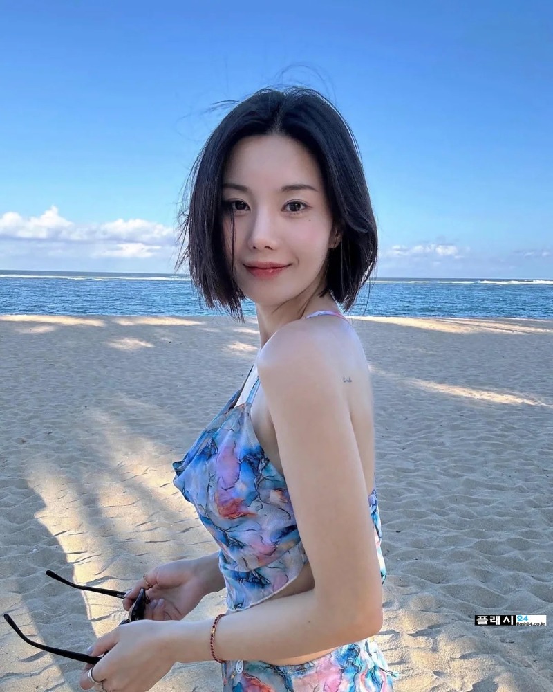 과감한 권은비 수영복 셀카