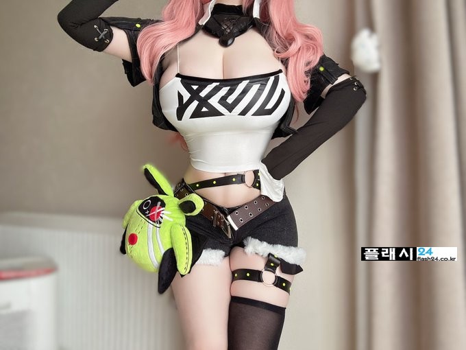 부금 기다려지는 여친룩