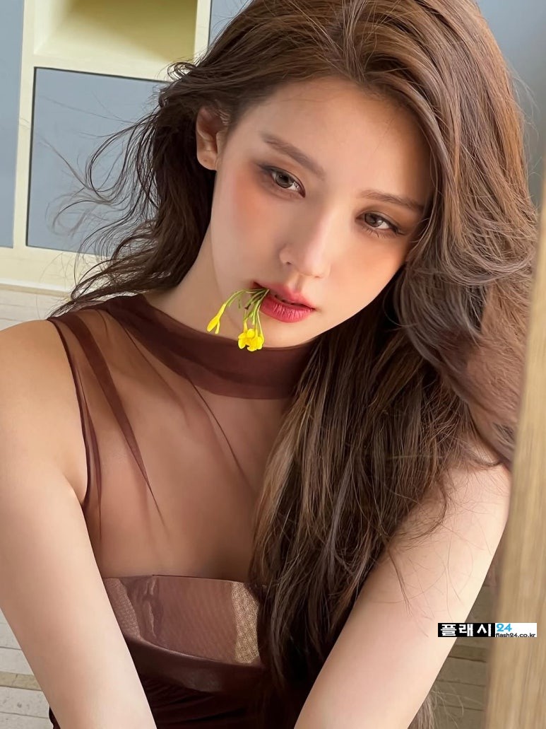아이들 미연  요염한 오피스룩