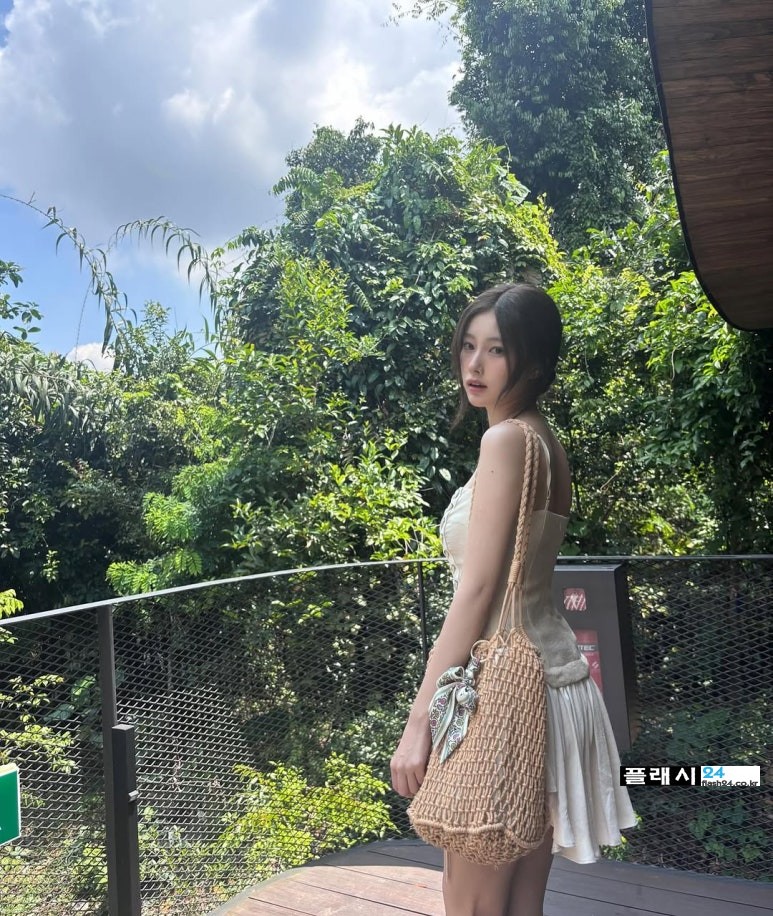 250609-Hyewon-IG-2.jpg