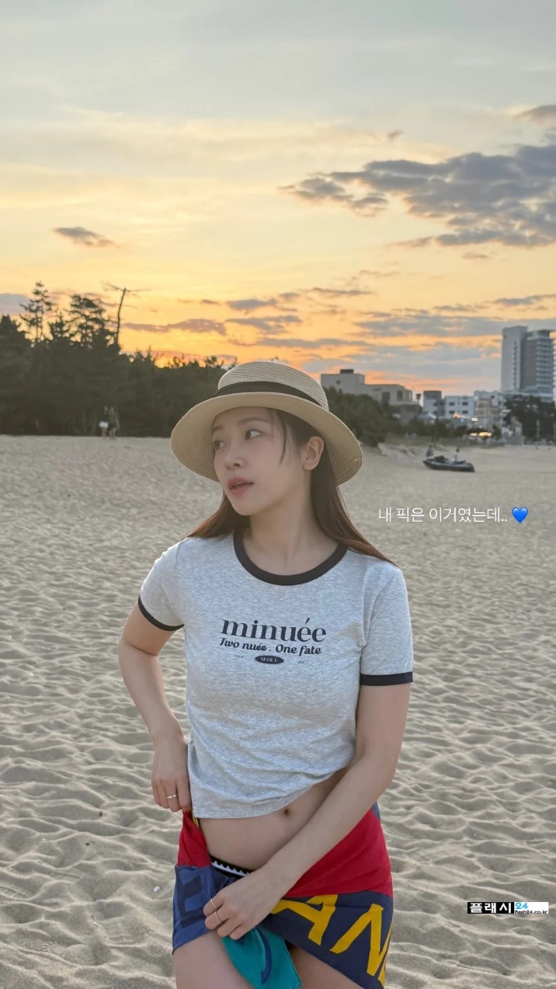 유부녀 코코소리 소리 해변 타이트한 티셔츠
