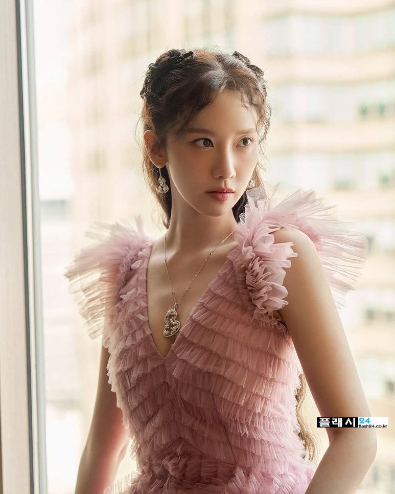 250407-Yoona-IG-11.jpg