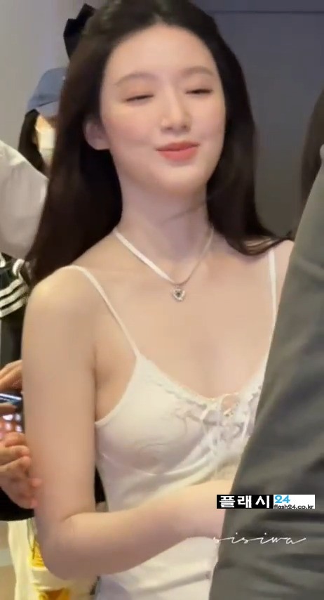 dP9Ljc.jpg