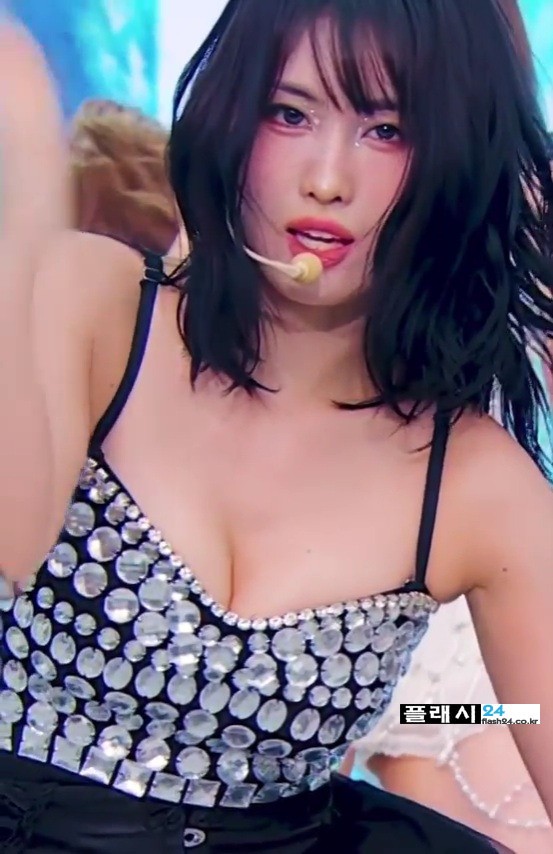 이게 바로 트와이스 모모의 위엄이지