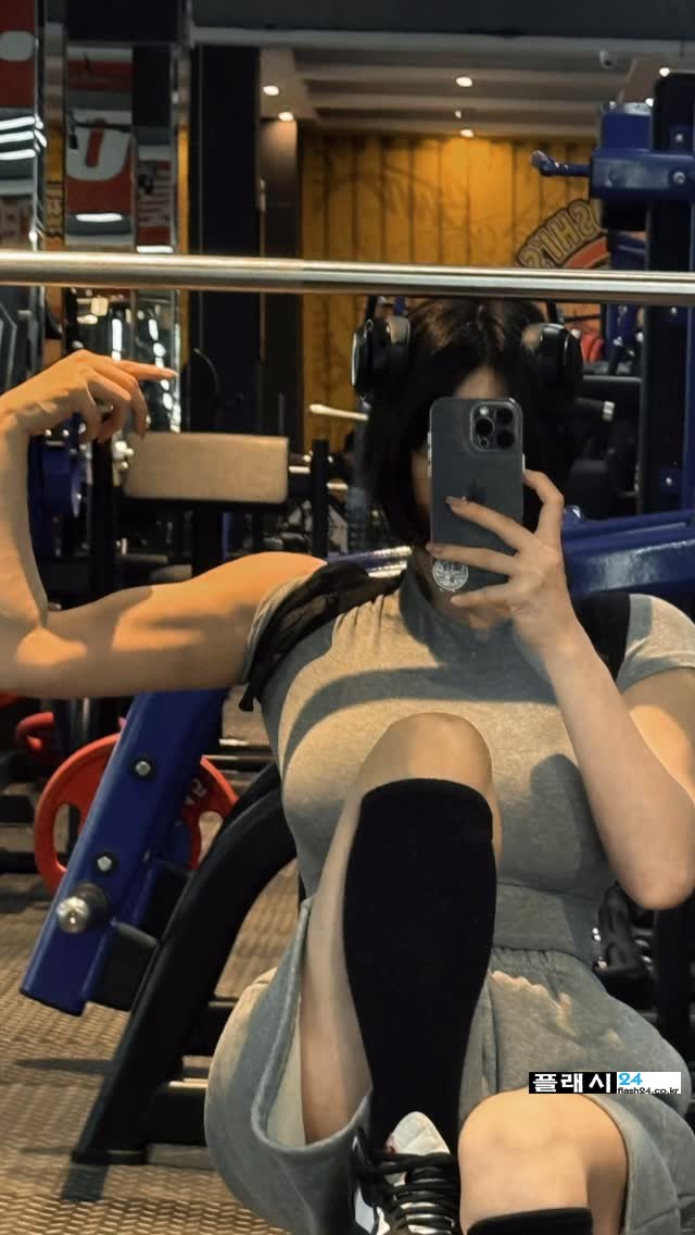 지퍼가 잘 안 올라간다는 운동하는 처자