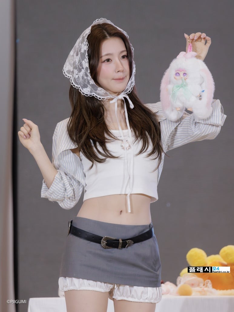 250610-Miyeon-at-BangKok-Fansign-18.jpg