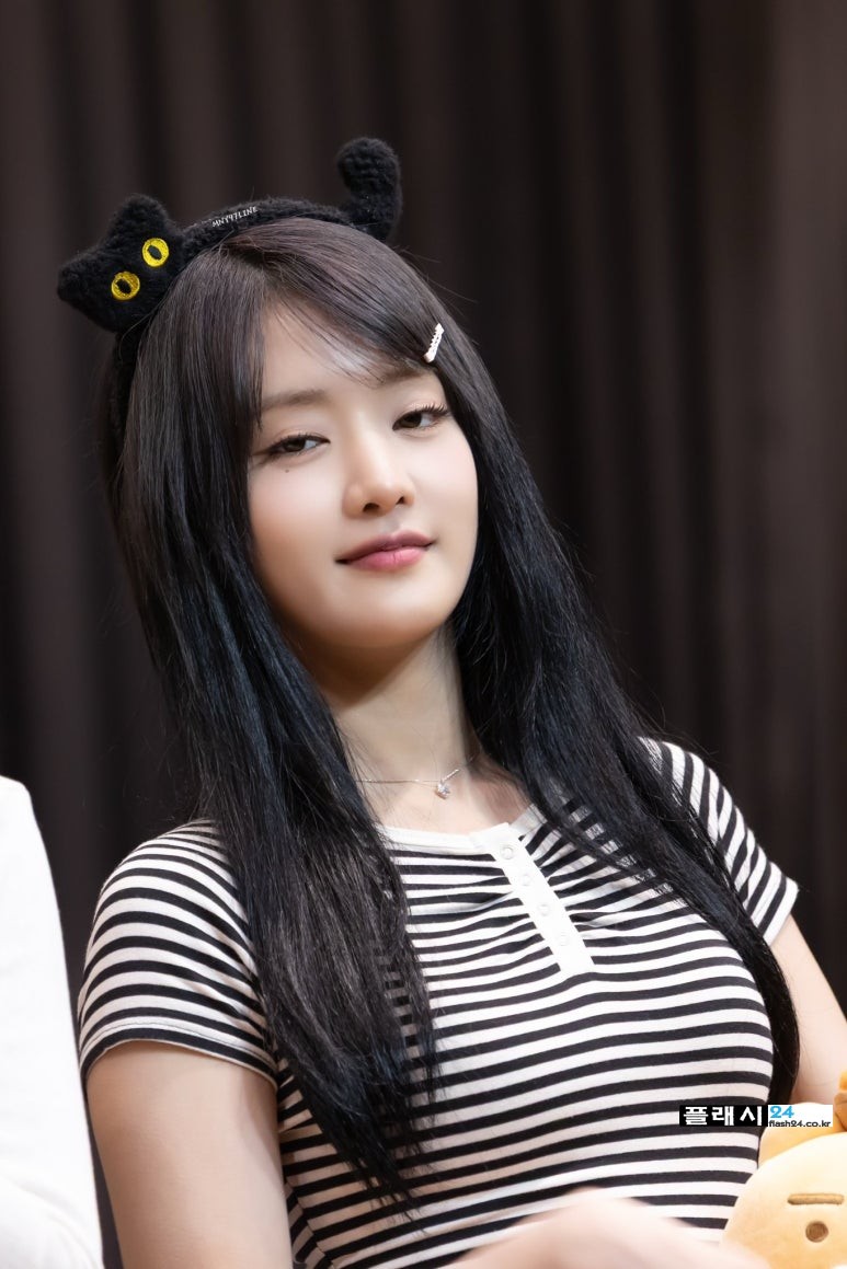 250611-Minnie-at-everline-Fansign-6.jpg