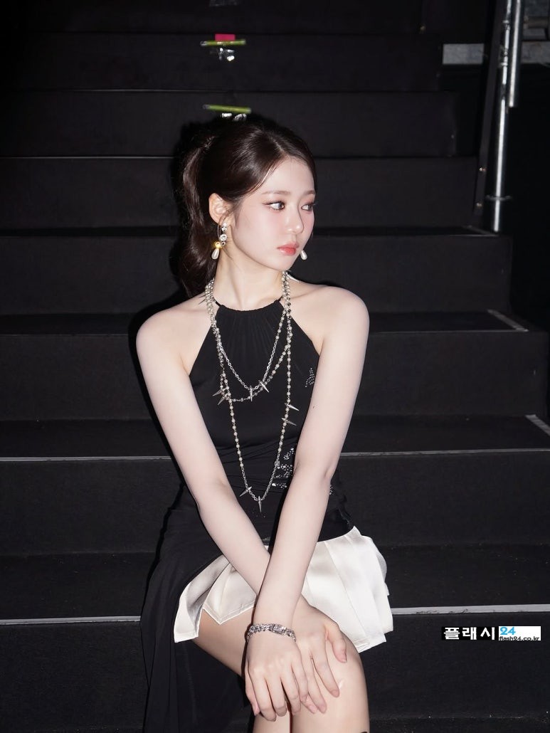 250611-BABYMONSTER-IG-Rora-1.jpg