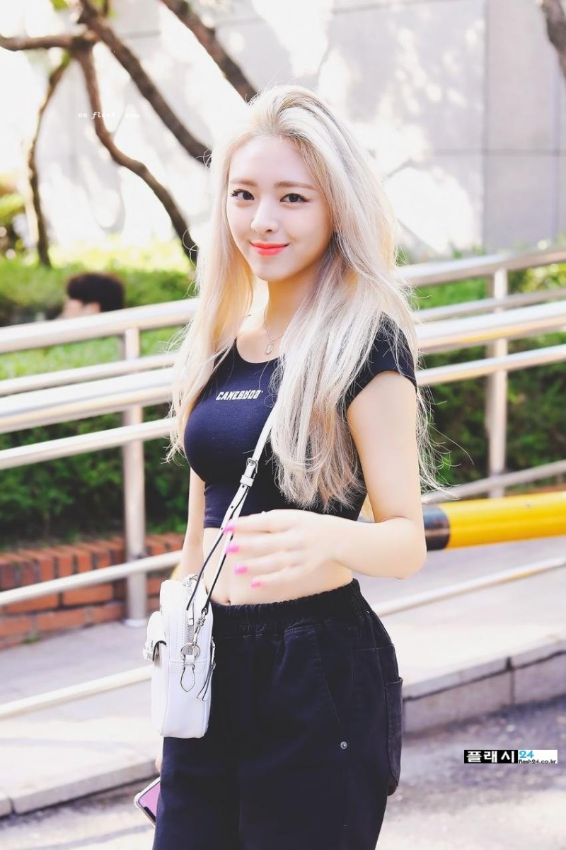 딱 한 손 사이즈 있지 유나