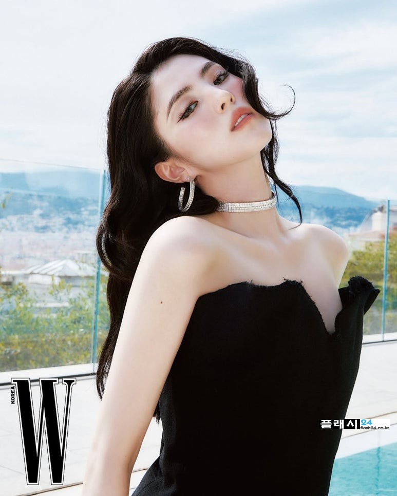 250623-wkorea-IG-HanSohee-8.jpg