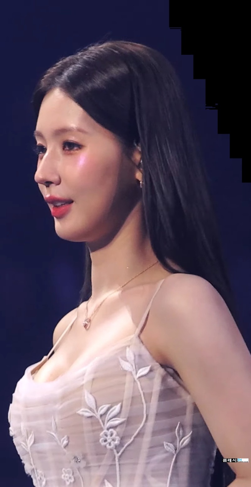서가대 MC 아이들 미연 화이트 드레스