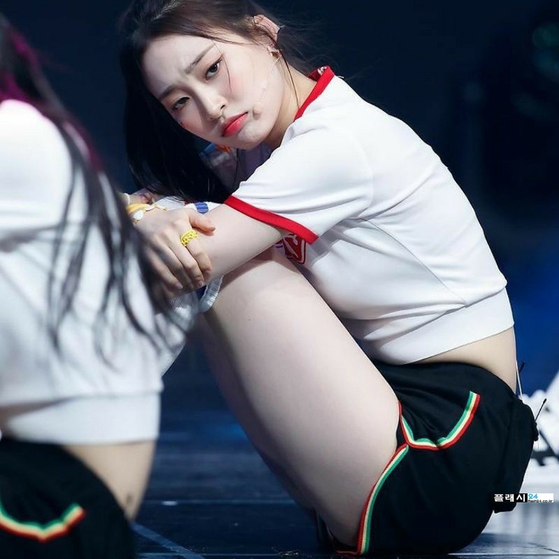 위클리 조아 잘록한 허리