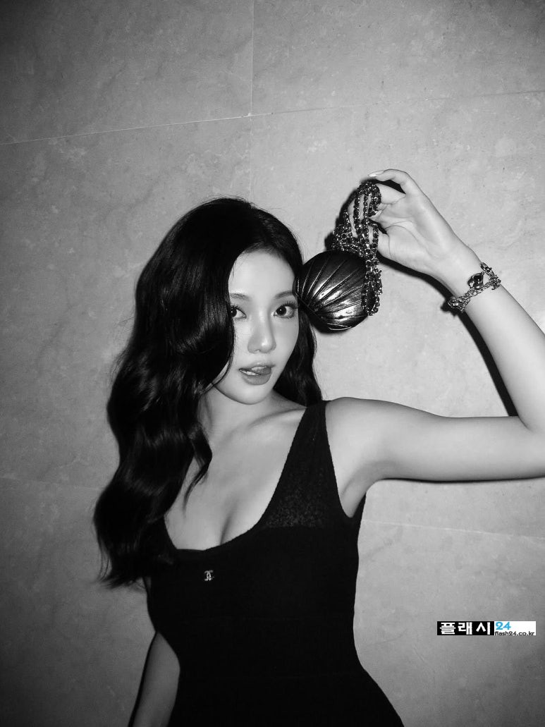 250611-Ningning-IG-7.jpg
