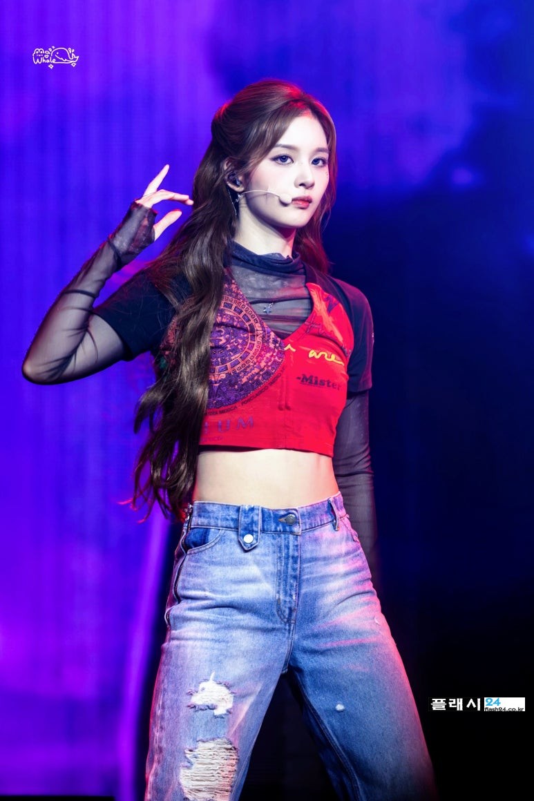 250608-Sullyoon-at-FanCon-in-Sydney-2.jpg