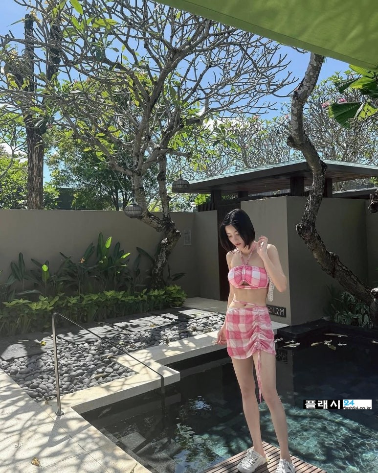 250610-Eunbi-IG-10.jpg