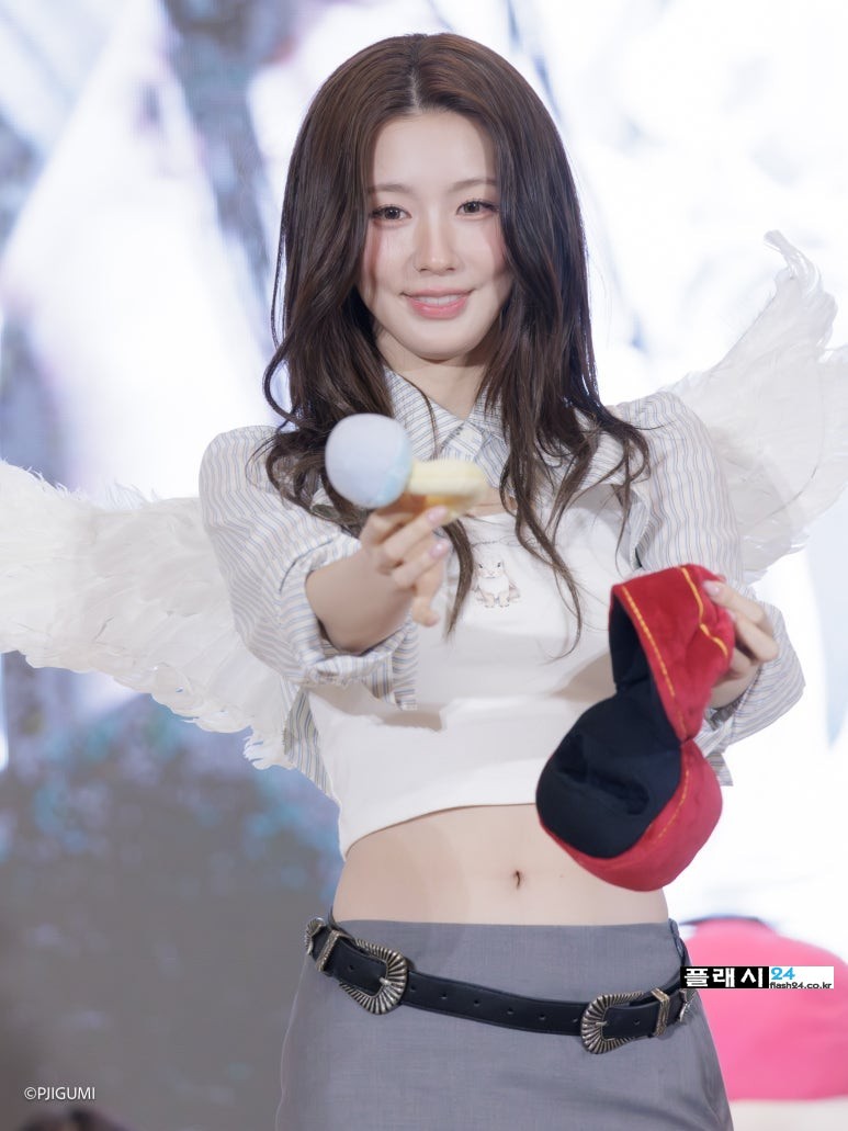 250610-Miyeon-at-BangKok-Fansign-20.jpg