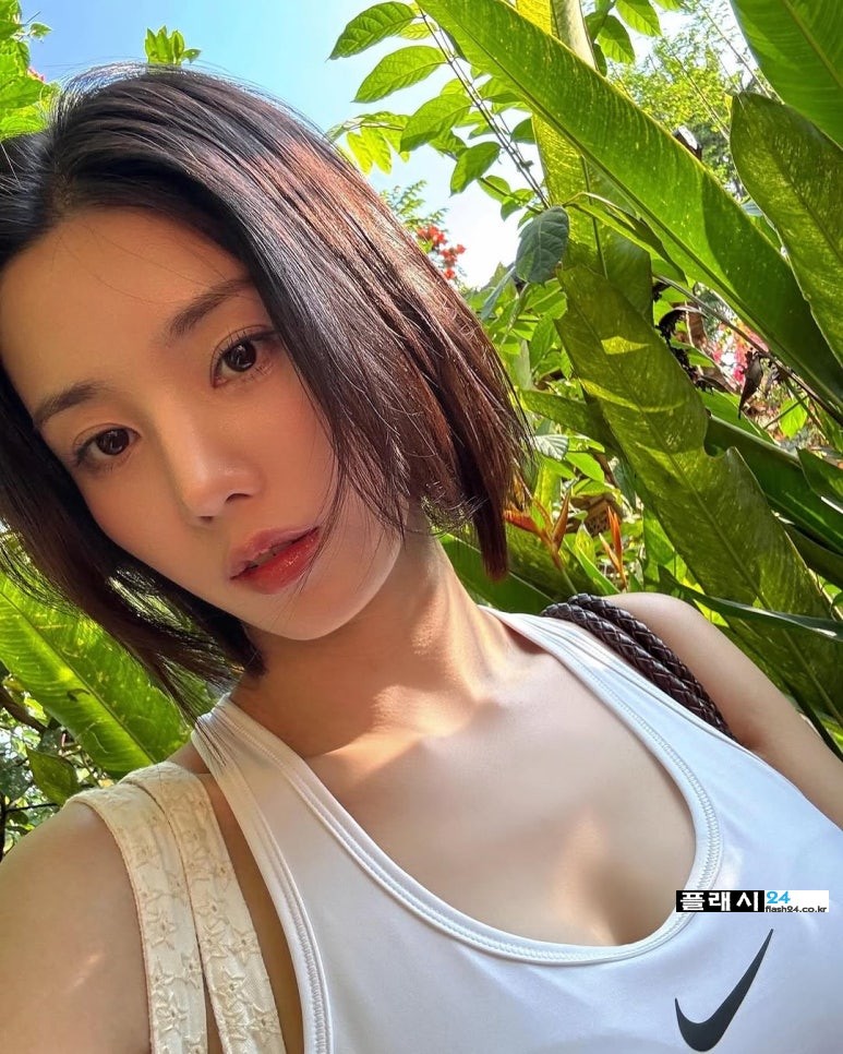 250610-Eunbi-IG-3.jpg